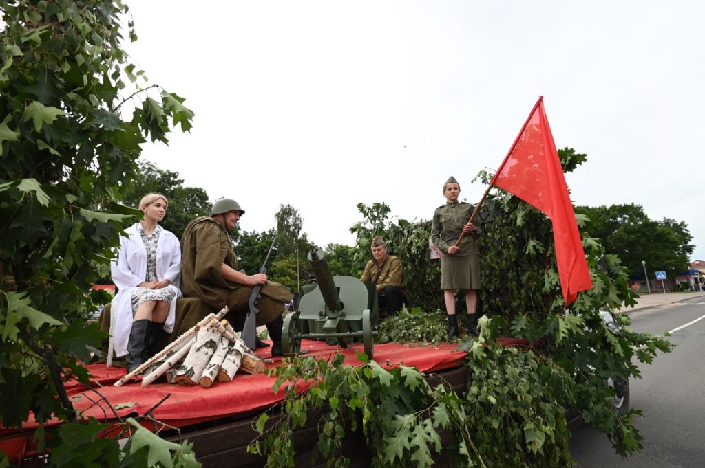 Парад тематических экспозиций ««Подзвіг у імя вызвалення»» в Столине. Фото: polese.by.