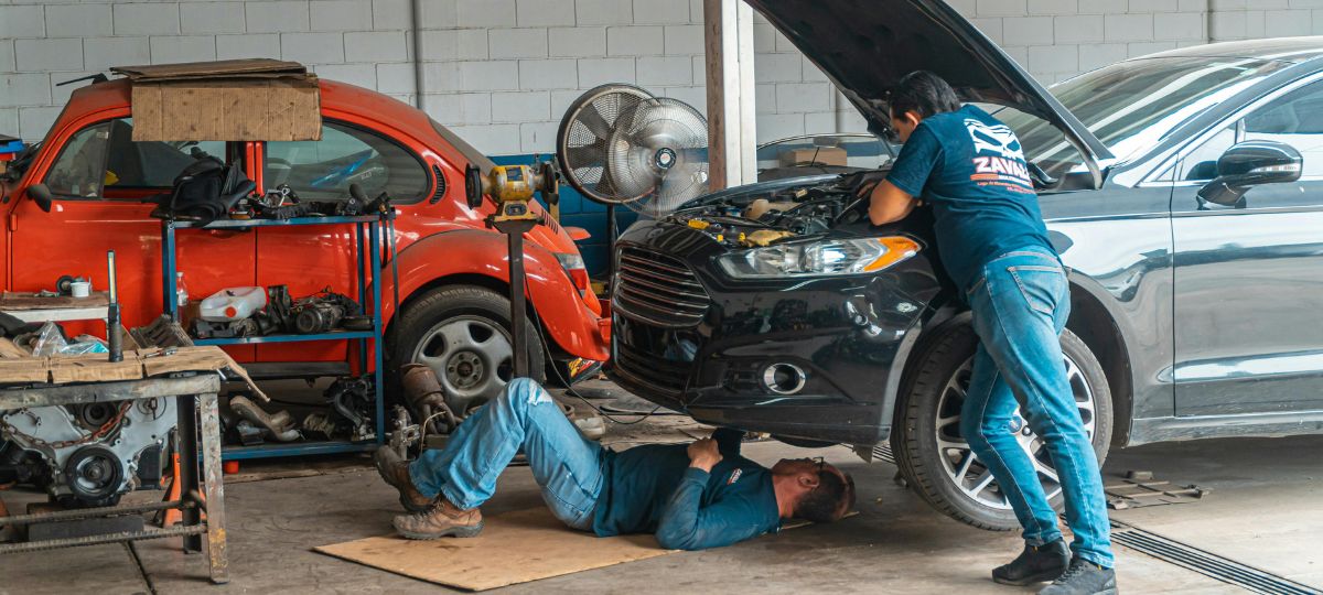 Автосервис, автомобили, механики