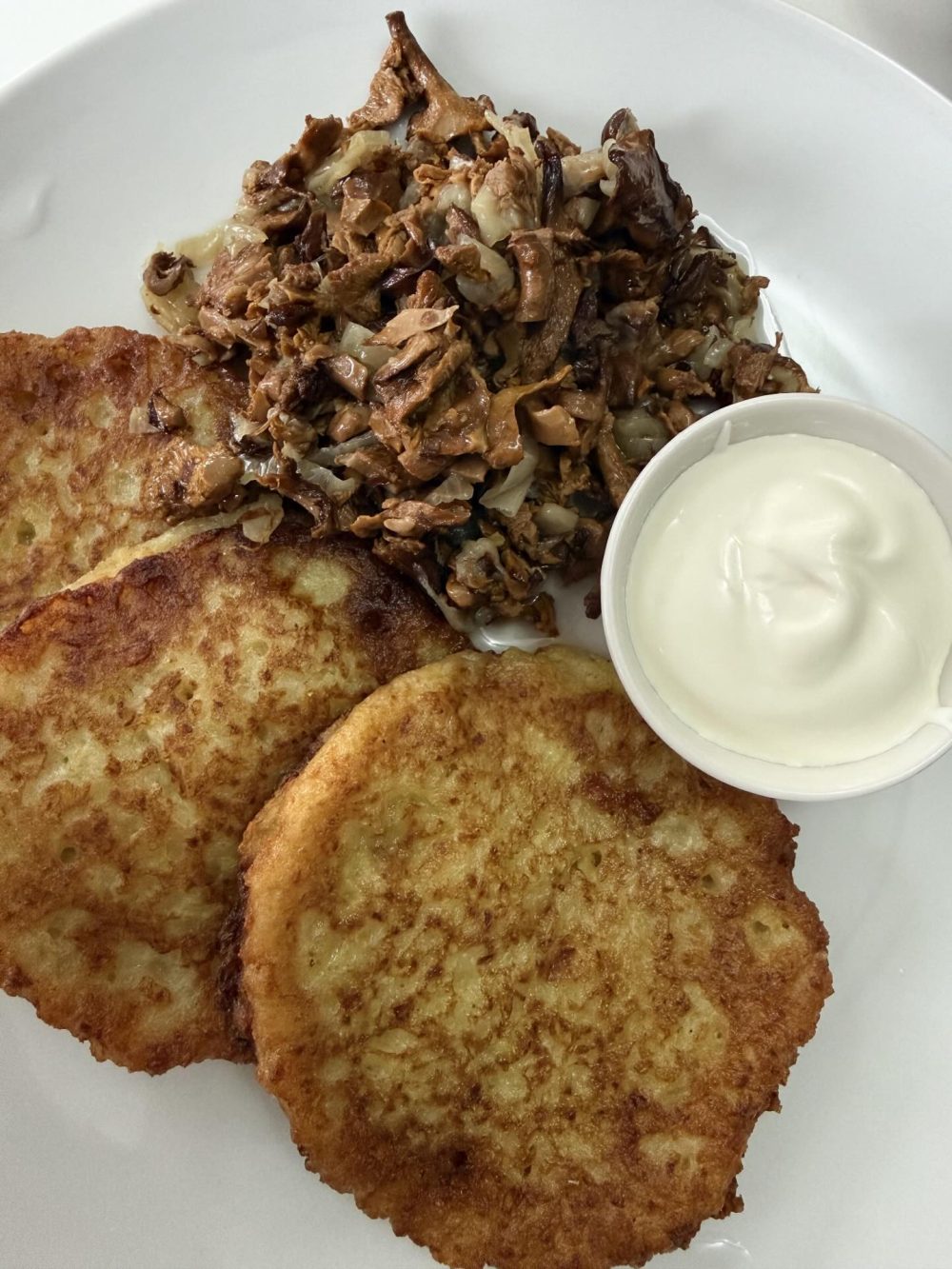 Червяк в еде в заведении в Беловежской пуще 3