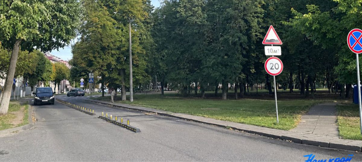 Резиновые делиниаторы на Дзержинского в Барановичах